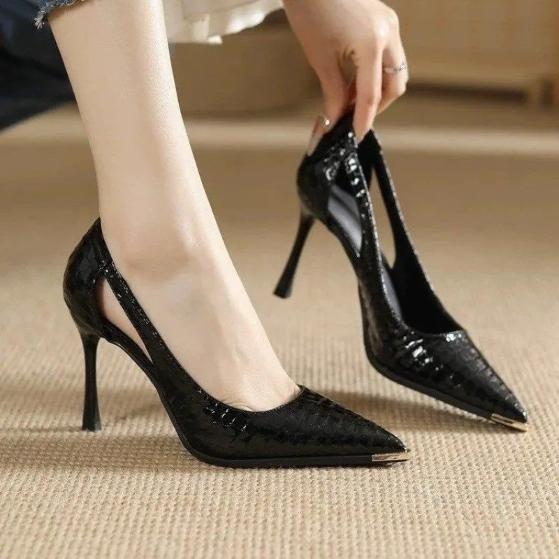 2026 New Fashion Patent Leather Thin High Heel Shoes Women Hollow Sexy Solid Color Work Heel Shoes Fairy High Heels
2026 New Fashion Patent Leather Thin High Heel Shoes Women Hollow Sexy Solid Color Work Heel Shoes Fairy High Heels