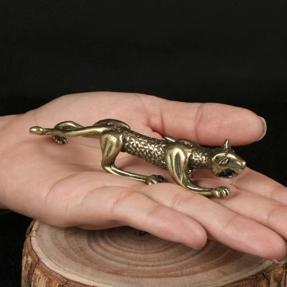 Tang Dynasty Antique Bronze Antique Brass Ornaments Cheetah Gold Leopard Brass Put Pen Stand Desk Ornaments
Tang Dynasty Antique Bronze Antique Brass Ornaments Cheetah Gold Leopard Brass Put Pen Stand Desk Ornaments