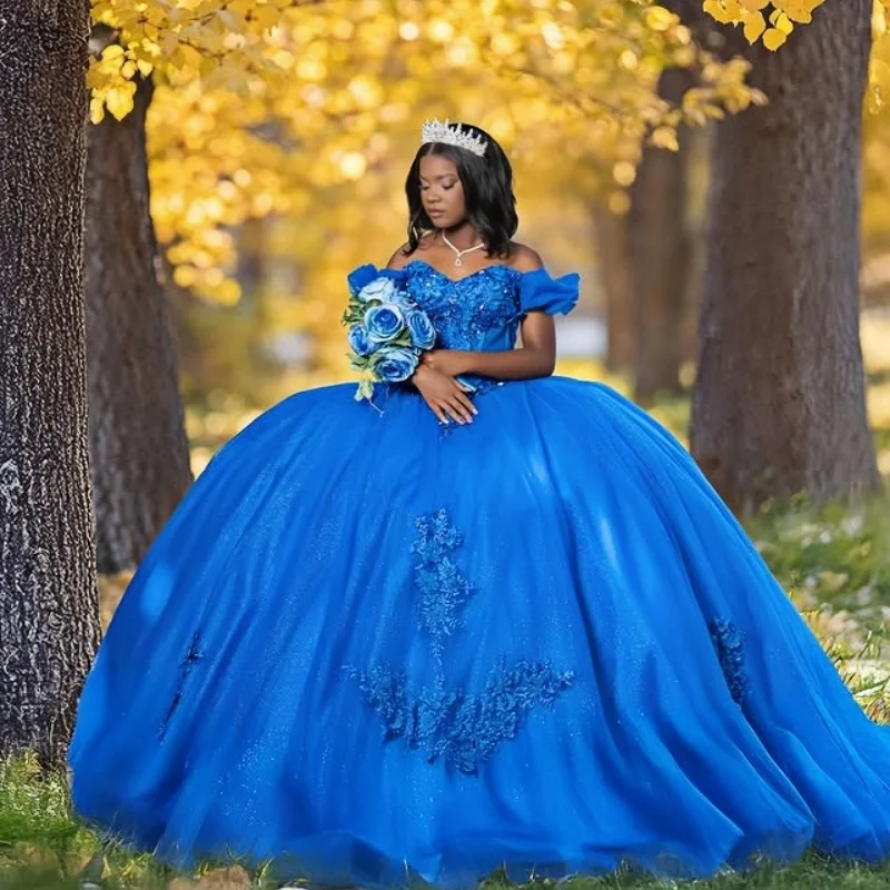 Customized royal blue Off Shoulder Quinceanera Dress Lace applique beads Tull 3D flower crystal V-neck vestidos de 15 Quinceaner
Customized royal blue Off Shoulder Quinceanera Dress Lace applique beads Tull 3D flower crystal V-neck vestidos de 15 Quinceaner