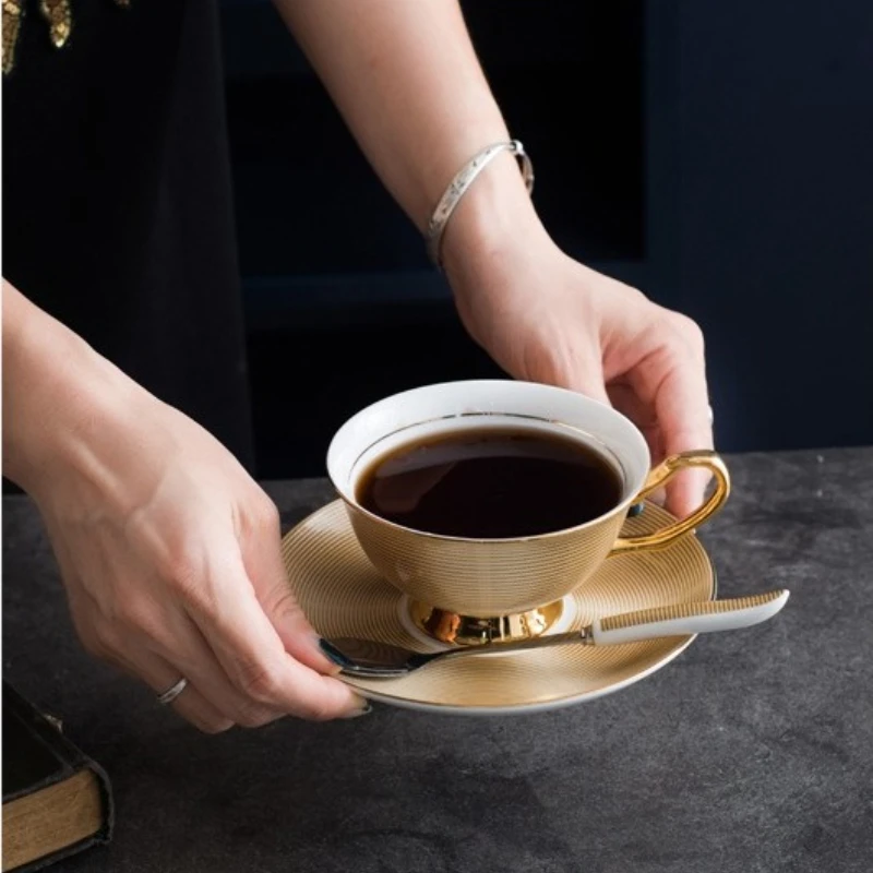 200ml European Coffee Mug Set Bone China Ceramic Tea set Marble stripe Luxury Gifts Porcelain Drinkware Tea cup Party Drinkware
200ml European Coffee Mug Set Bone China Ceramic Tea set Marble stripe Luxury Gifts Porcelain Drinkware Tea cup Party Drinkware