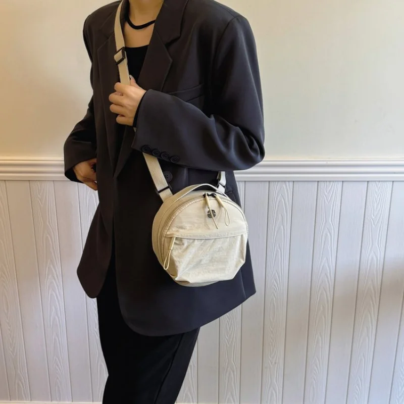 Роскошная брендовая модная кожаная женская сумка на плечо, элегантная винтажная повседневная сумка с украшением в стиле Париж
Роскошная брендовая модная кожаная женская сумка на плечо, элегантная винтажная повседневная сумка с украшением в стиле Париж 