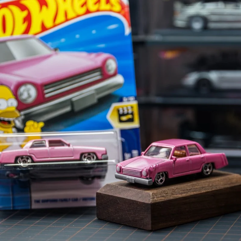Оригинальная коллекционная машинка Hot Wheels 1/64 The Simpsons Family Car, розовая, из литого сплава, серия 2026 E C4982, для мальчиков
Оригинальная коллекционная машинка Hot Wheels 1/64 The Simpsons Family Car, розовая, из литого сплава, серия 2026 E C4982, для мальчиков
