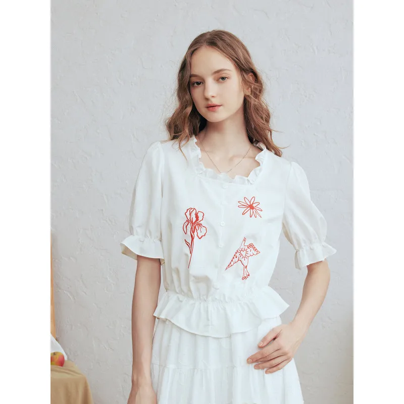 Fresh Wood Ear Square Collar Embroidered Puff Sleeve Shirt for Women
Fresh Wood Ear Square Collar Embroidered Puff Sleeve Shirt for Women