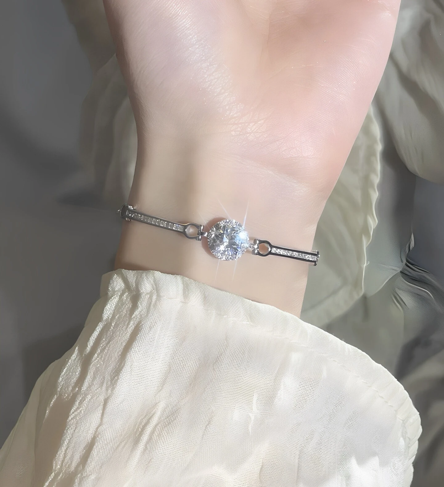 S925 Sterling Silver Bright Star Wish Bracelet for Women and Girls
S925 Sterling Silver Bright Star Wish Bracelet for Women and Girls