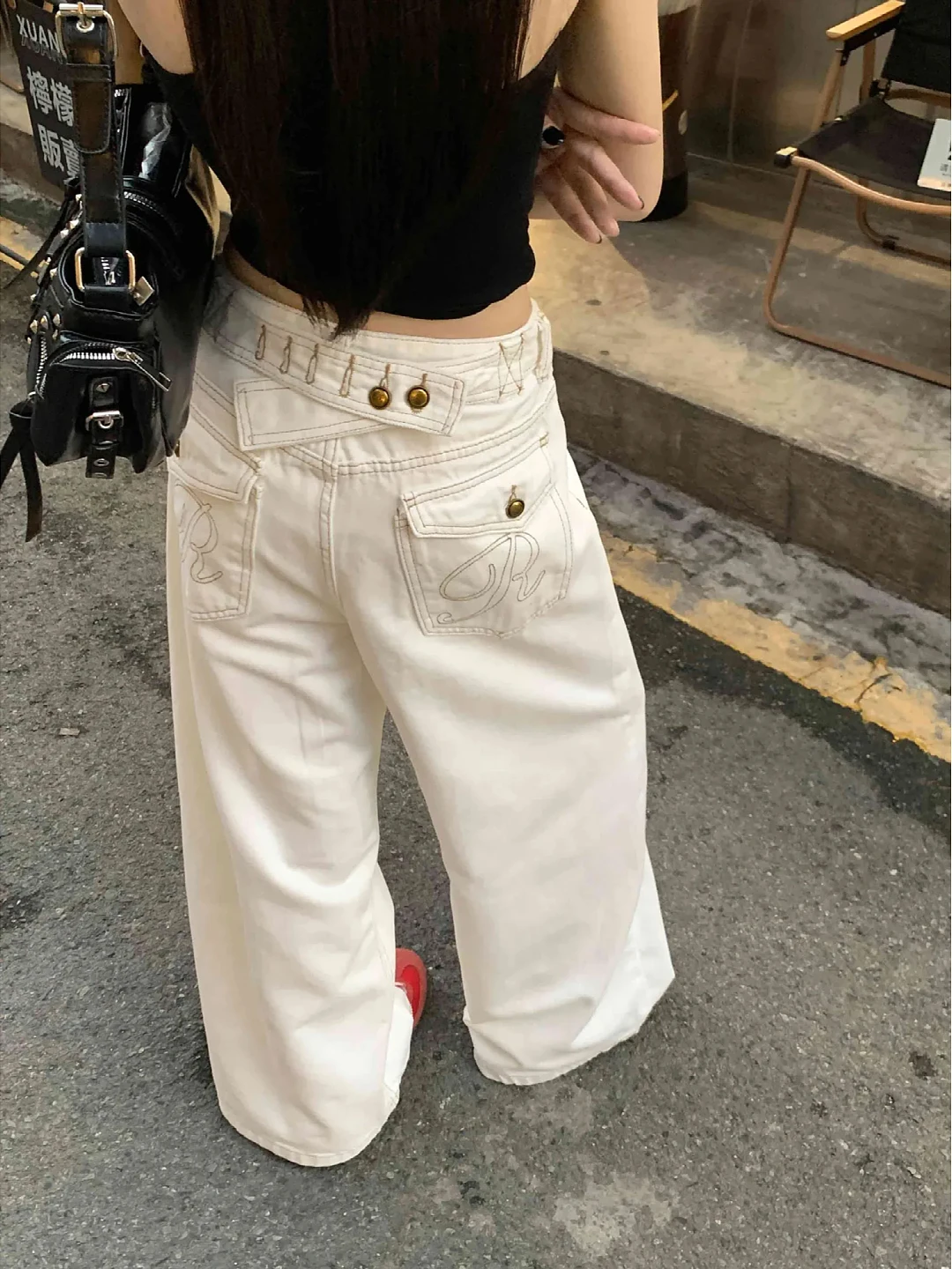 plus Size Women's American Style Embroidered Paris Button Denim Pants Summer Loose Straight Wide Leg Long Trousers
plus Size Women's American Style Embroidered Paris Button Denim Pants Summer Loose Straight Wide Leg Long Trousers