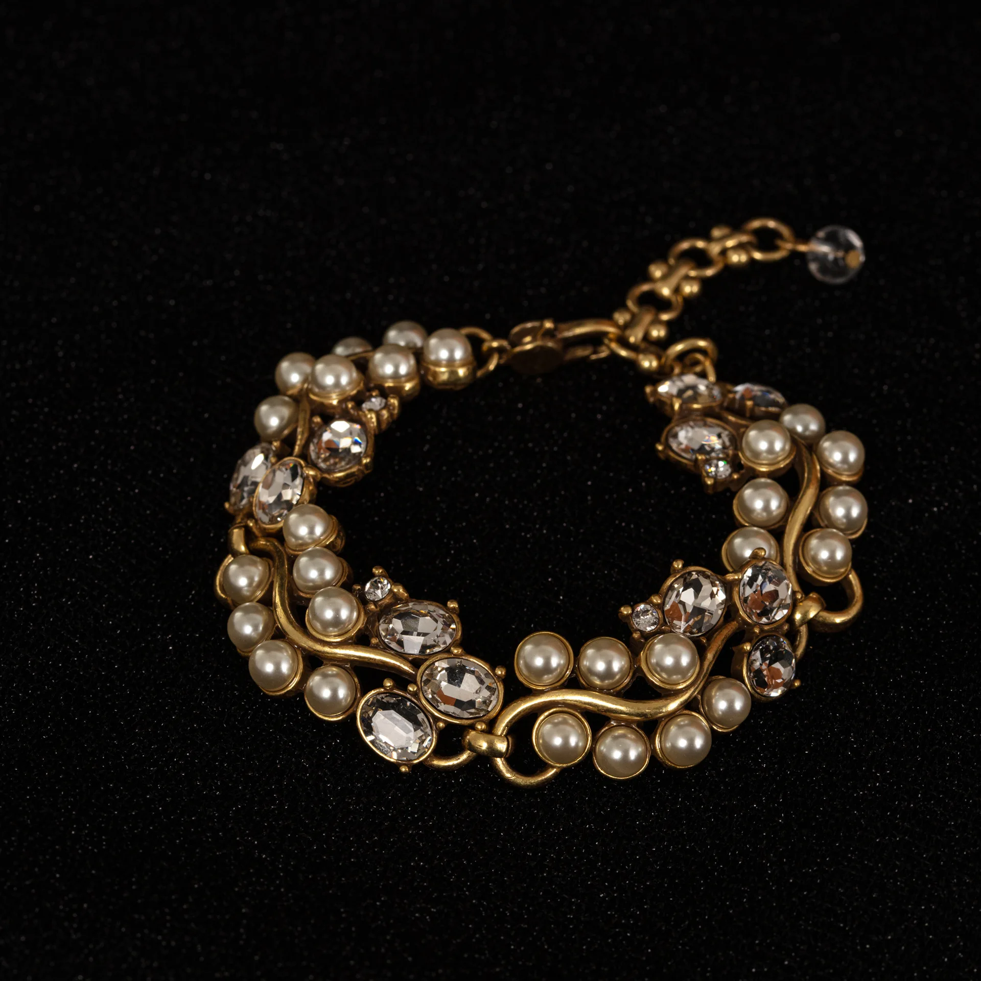 Vintage Exquisite Baroque Pearl Vine bracelet for women‘s girl party gift jewlry whosale
Vintage Exquisite Baroque Pearl Vine bracelet for women‘s girl party gift jewlry whosale