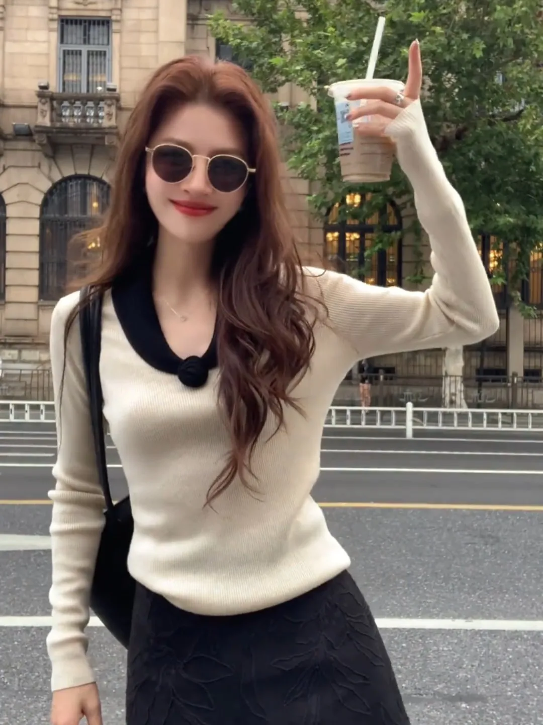 Женский вязаный пуловер с v-образным вырезом и цветными блоками, осень 2024, элегантный, мягкий, удобный, облегающий топ с длинными рукавами
Женский вязаный пуловер с v-образным вырезом и цветными блоками, осень 2024, элегантный, мягкий, удобный, облегающий топ с длинными рукавами