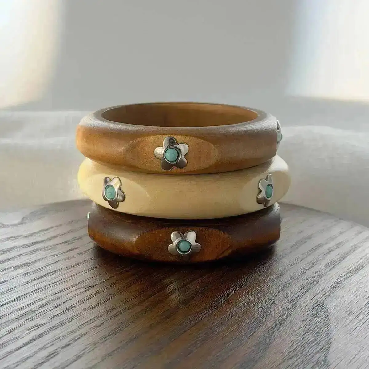 Salircon 3Style Vintage Creative Wooden Chunky Bangles Bracelet Women Ethnic Style Inlaid Flower Stone Hand Accessory Jewelry
Salircon 3Style Vintage Creative Wooden Chunky Bangles Bracelet Women Ethnic Style Inlaid Flower Stone Hand Accessory Jewelry
