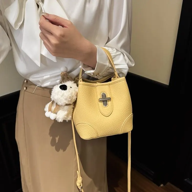 Premium Trendy Designer Diaper Bag Minimalist Crossbody Handbag For Women Chic Leather Tote Shoulder Bag
Premium Trendy Designer Diaper Bag Minimalist Crossbody Handbag For Women Chic Leather Tote Shoulder Bag