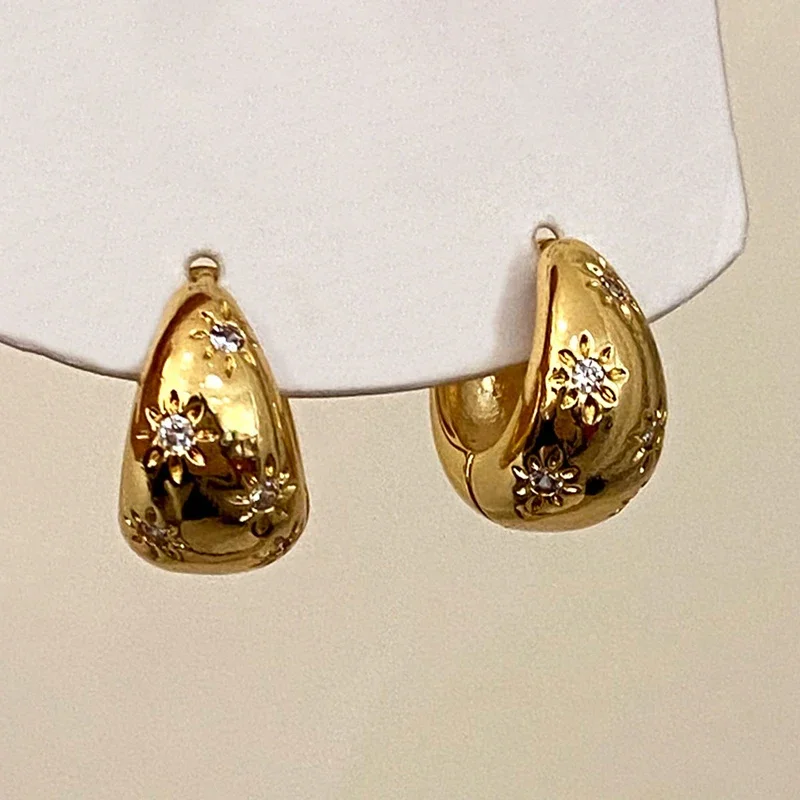 Real 925 Sterling Silver 14K Gold Zircon Star Water Drop Hoop Earrings for Women Minimalist Fine Jewelry Classic Accessories
Real 925 Sterling Silver 14K Gold Zircon Star Water Drop Hoop Earrings for Women Minimalist Fine Jewelry Classic Accessories