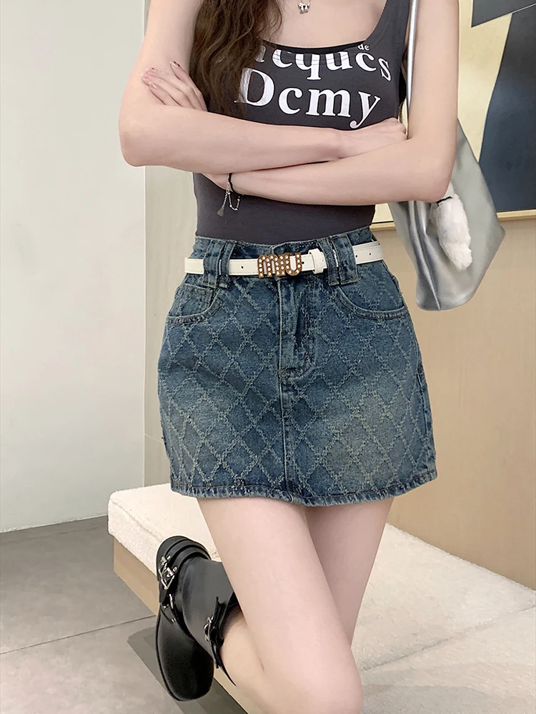 Women's Denim Skirt Diamond Plaid A-line High Waist Distressed Mini Skirt 2024 Spring Summer New Fashion Streetwear
Women's Denim Skirt Diamond Plaid A-line High Waist Distressed Mini Skirt 2024 Spring Summer New Fashion Streetwear