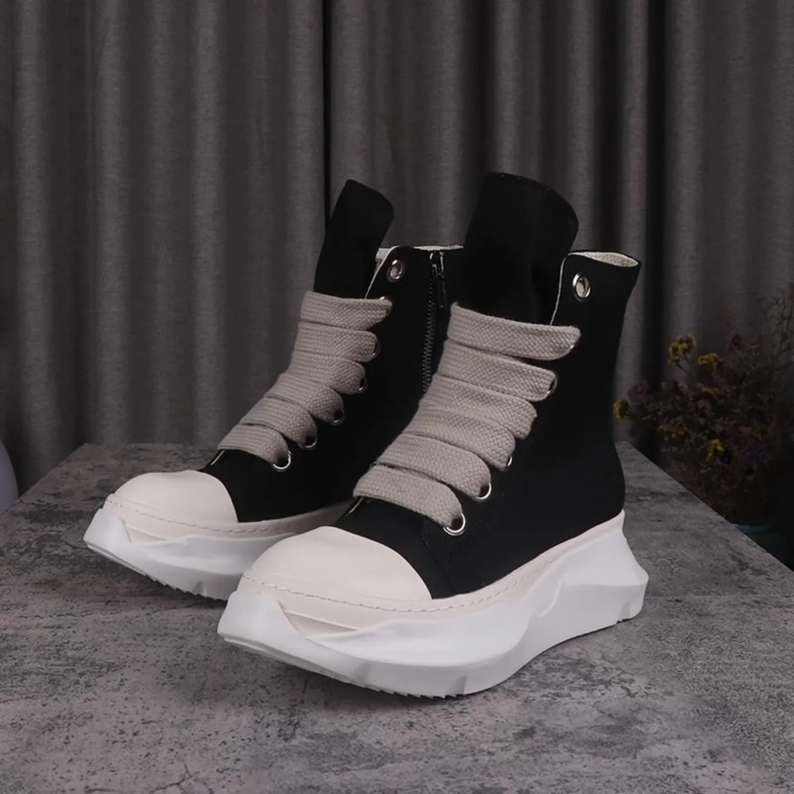 High top Quality Men and Women Casual Sneakers 35-48 Fashion Designer Canvas shoes Punk Goth Zipper RO Trendy Tennis shoes
High top Quality Men and Women Casual Sneakers 35-48 Fashion Designer Canvas shoes Punk Goth Zipper RO Trendy Tennis shoes