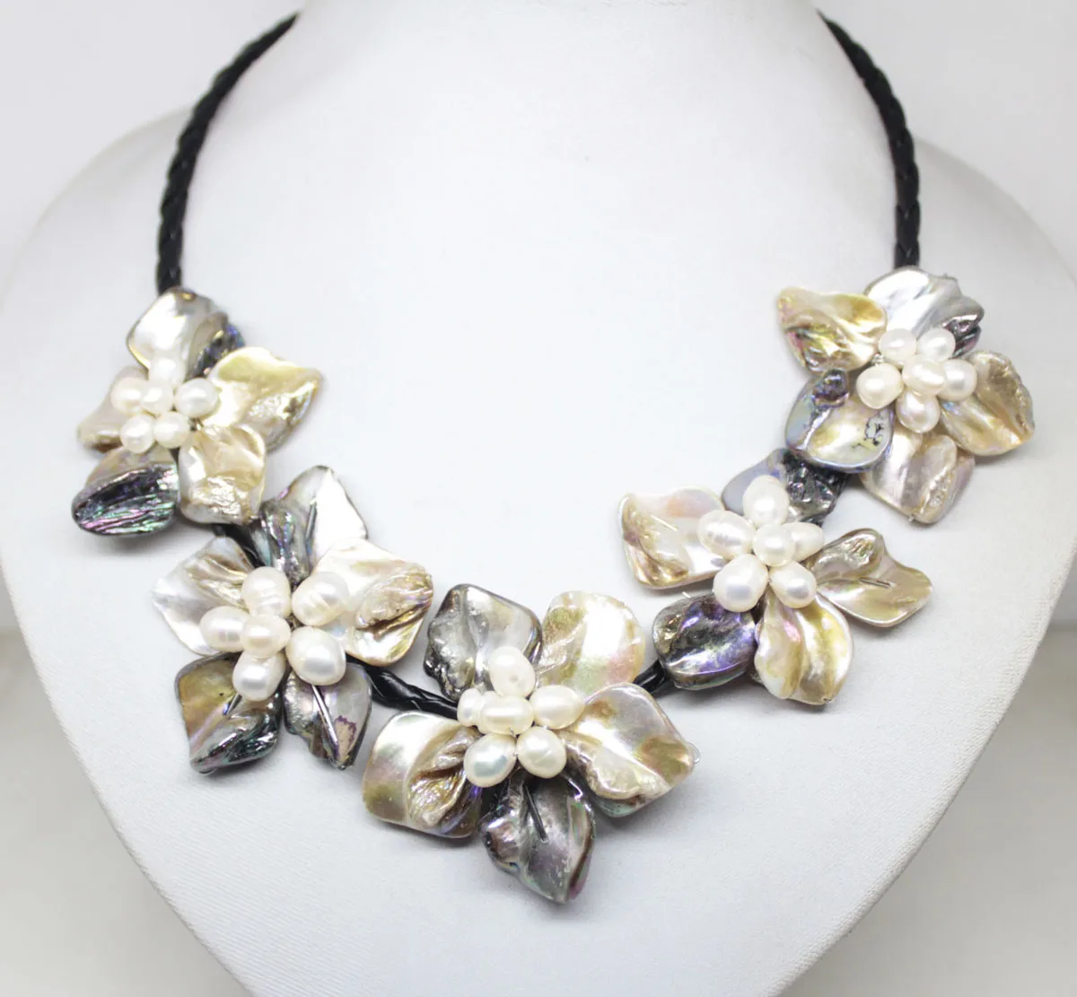 Charm 50mm 5Flower Pendant Necklace 18inches Mix White Black Baroque Shell Mother of Pearl Handmade
Charm 50mm 5Flower Pendant Necklace 18inches Mix White Black Baroque Shell Mother of Pearl Handmade