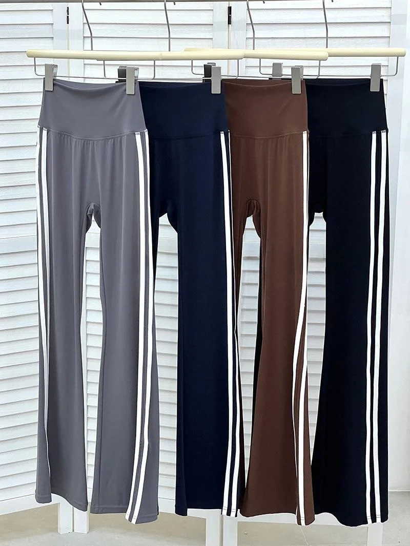 Спортивные брюки с высокой талией, утягивающие, с полосками, слегка расклешенные, повседневные, с эффектом «второй кожи», без стыдливых линий, универсальные
Спортивные брюки с высокой талией, утягивающие, с полосками, слегка расклешенные, повседневные, с эффектом «второй кожи», без стыдливых линий, универсальные