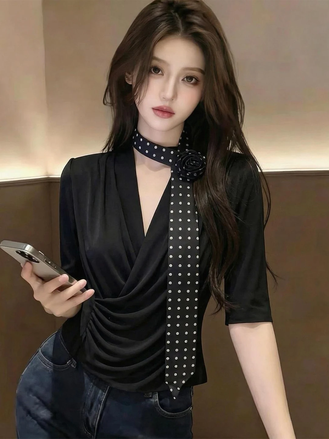 Elegant V-Neck Short Sleeve Top Commute Style Women's Fashion Sensation Summer 2026 Poetic Lin Brand Korean Version Slim Fit
Elegant V-Neck Short Sleeve Top Commute Style Women's Fashion Sensation Summer 2026 Poetic Lin Brand Korean Version Slim Fit