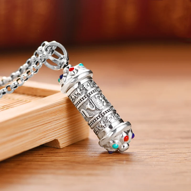 Six-character True Word 925 Silver Inlaid Turquoise Pendant with Hollow Out Can Be Opened Necklace Exquisite Classic Jewelry
Six-character True Word 925 Silver Inlaid Turquoise Pendant with Hollow Out Can Be Opened Necklace Exquisite Classic Jewelry