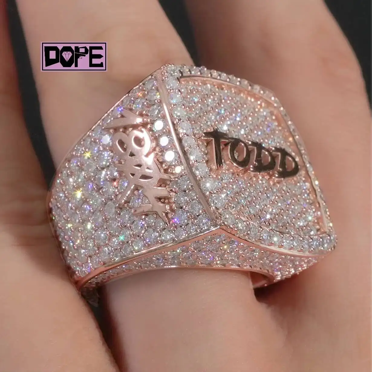 Iced Out Moissanite Ring VVS GRA Certified 925 Silver Hiphop Jewelry Men Ring Custom Championship Ring
Iced Out Moissanite Ring VVS GRA Certified 925 Silver Hiphop Jewelry Men Ring Custom Championship Ring