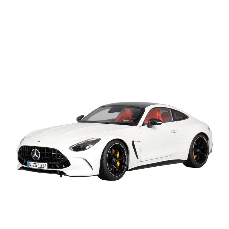 Original 1:18 Mercedes-Benz AMG GT63 NZG alloy model, children's collection of decorative toys, holiday gifts for children.
Original 1:18 Mercedes-Benz AMG GT63 NZG alloy model, children's collection of decorative toys, holiday gifts for children.