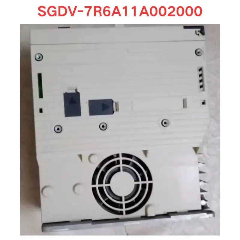 Used OEM disassembled parts SGDV-7R6A11A002000 Servo driver Functional test OK
Used OEM disassembled parts SGDV-7R6A11A002000 Servo driver Functional test OK