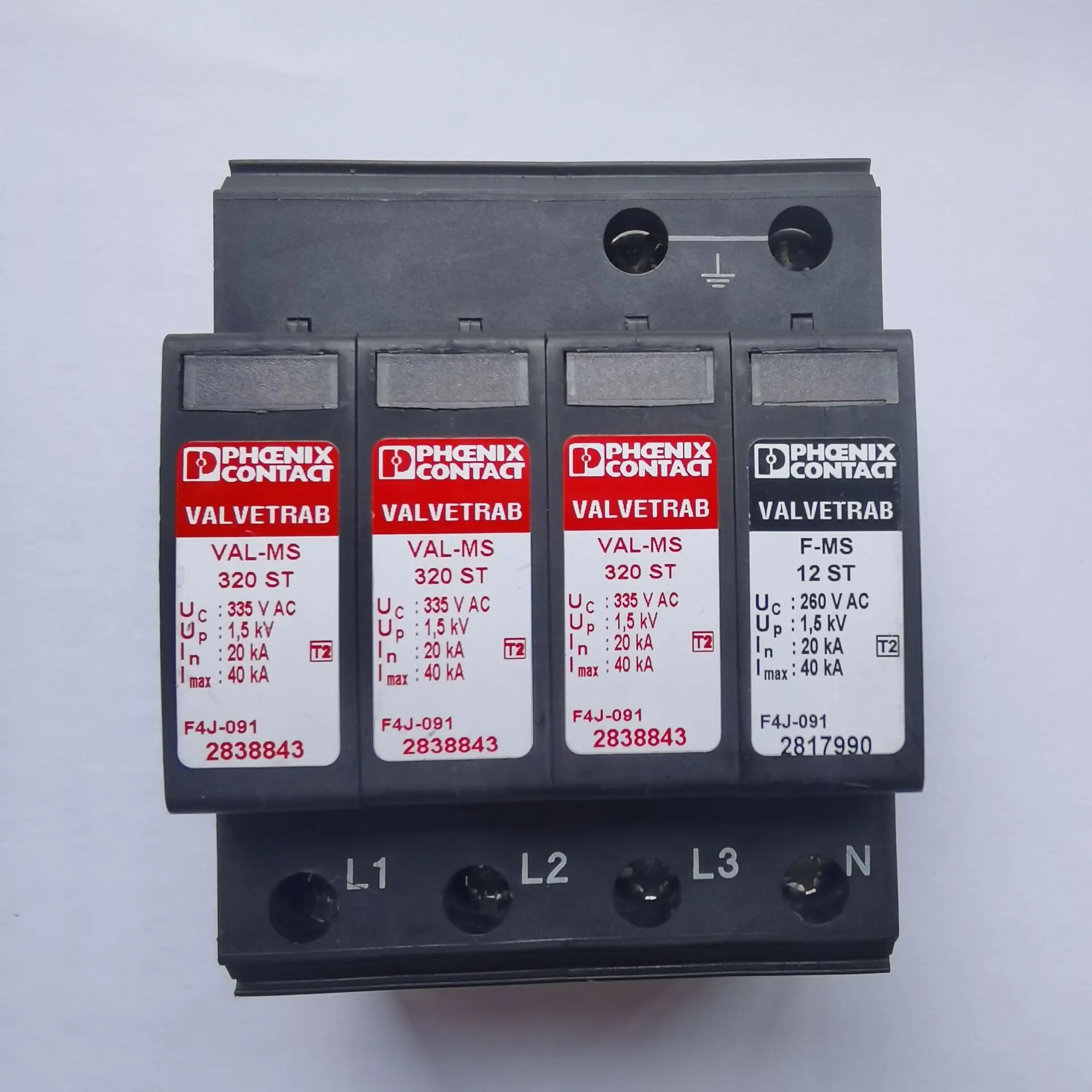Phoenix Surge Protector 51210612 Lightning Protector FLT35/3 + 1 CTRL - 0.9-100 Spot
Phoenix Surge Protector 51210612 Lightning Protector FLT35/3 + 1 CTRL - 0.9-100 Spot