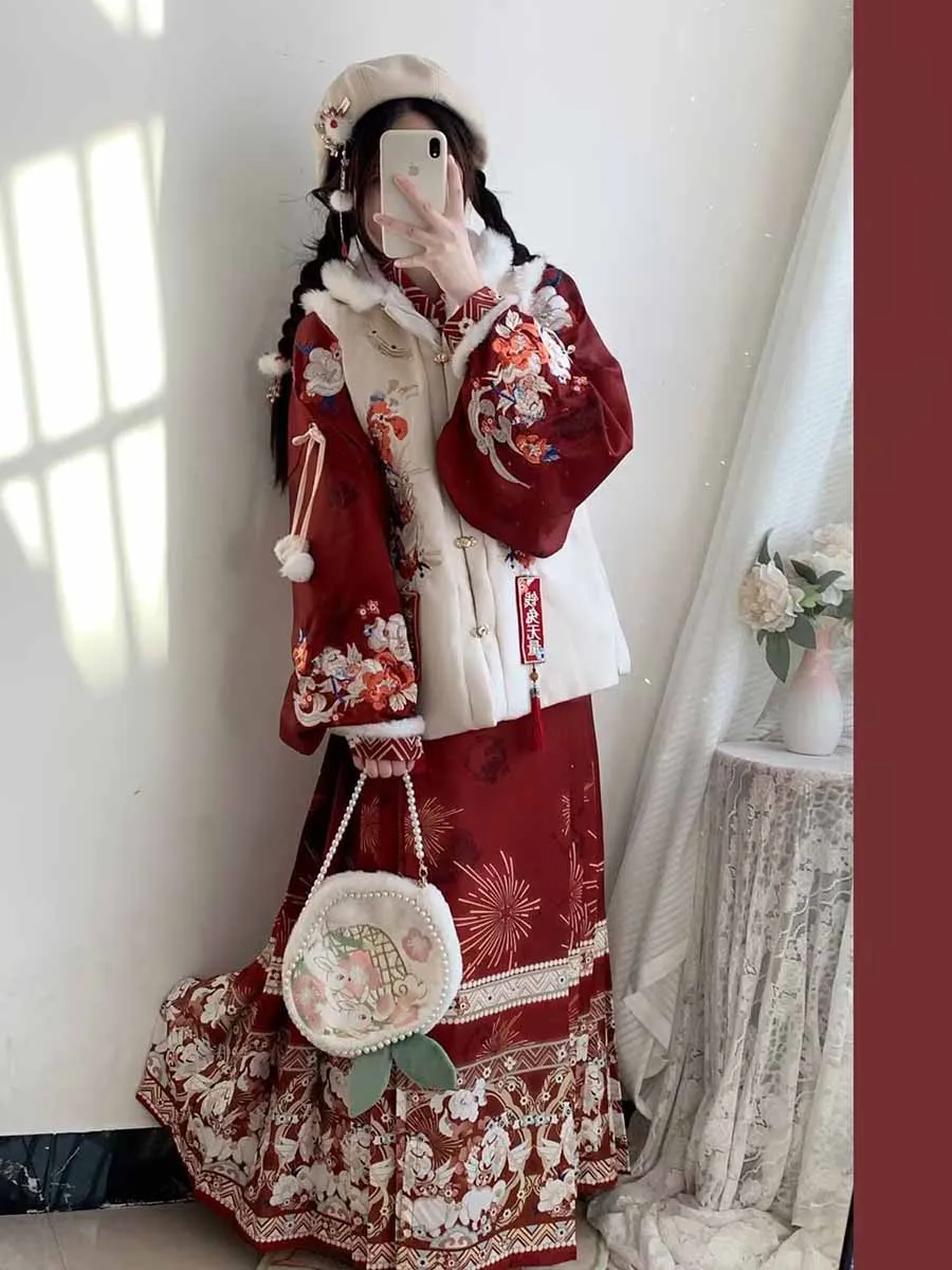 Fit For 115kg Ladies New Year Costume Women Chinese Red Embroidered Hanfu Cosplay Costume Winter Hanfu Costume Plus Size 4XL
Fit For 115kg Ladies New Year Costume Women Chinese Red Embroidered Hanfu Cosplay Costume Winter Hanfu Costume Plus Size 4XL