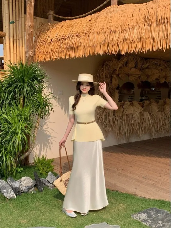 plus Size Fashionable Knitted Short Sleeve Women's Top And A-Line Skirt Set Summer New Style Waist Cinching Slimming Bel...
plus Size Fashionable Knitted Short Sleeve Women's Top And A-Line Skirt Set Summer New Style Waist Cinching Slimming Bel...