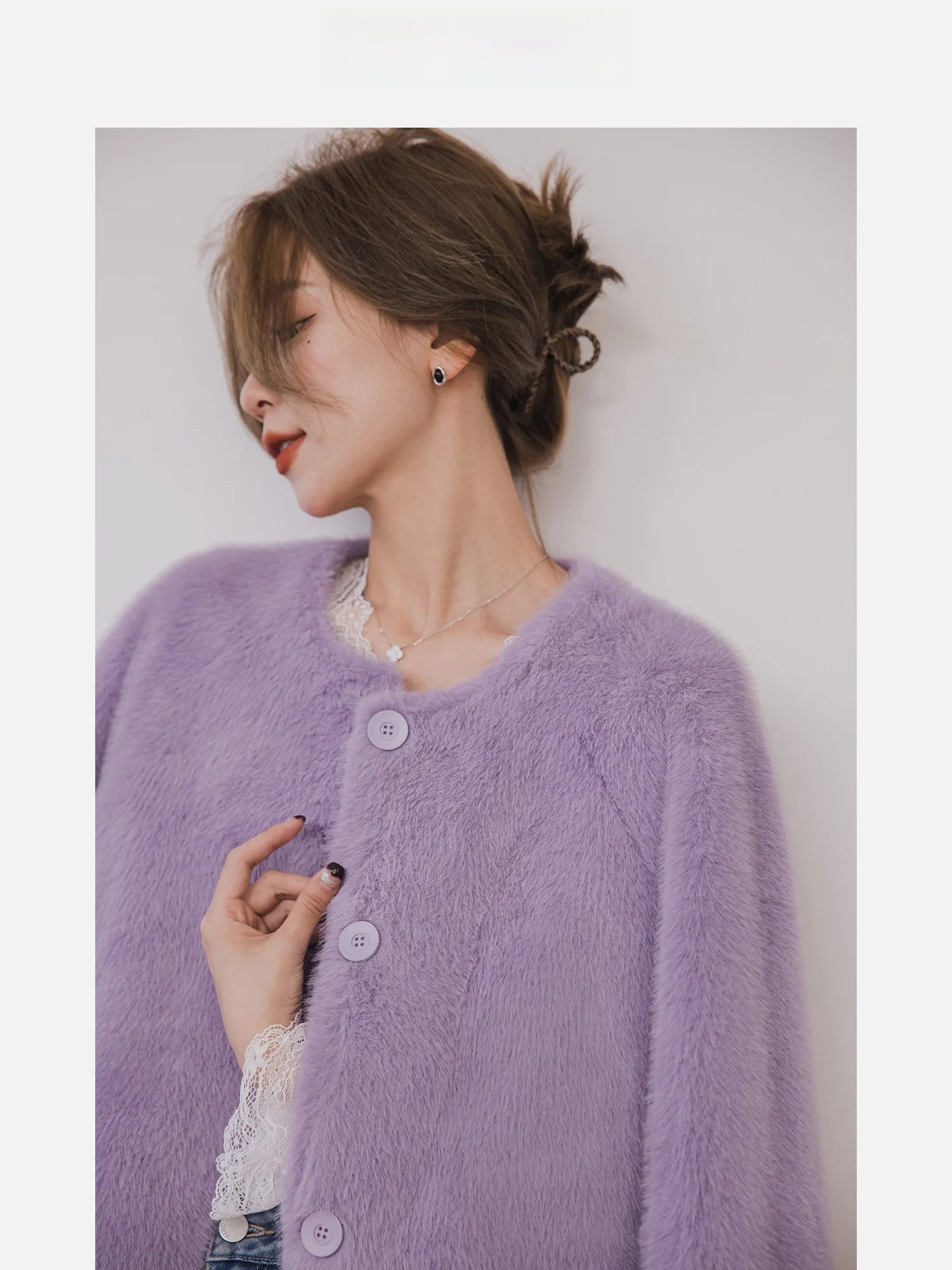 Женская шуба Ele Violet: Новая осенне-зимняя модель из цельного меха, нежная и универсальная короткая верхняя одежда
Женская шуба Ele Violet: Новая осенне-зимняя модель из цельного меха, нежная и универсальная короткая верхняя одежда