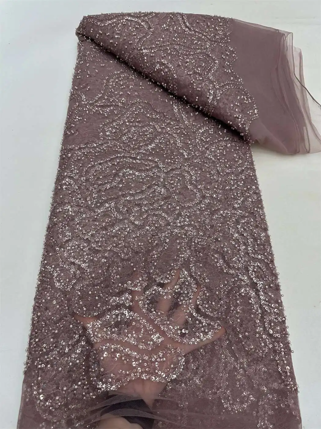 High Quality African Sequins Tulle Embroidered Groom Lace Fabric Beaded Sequins Lace Fabric For Nigerian Wedding Material
High Quality African Sequins Tulle Embroidered Groom Lace Fabric Beaded Sequins Lace Fabric For Nigerian Wedding Material