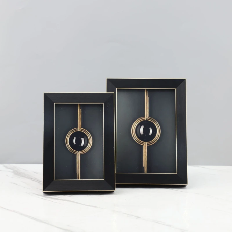 Black and Gold Lined Picture Frame, Desktop Decoration, Wedding Photo Frame, Suitable for Home Decoration of Photos and Artworks
Black and Gold Lined Picture Frame, Desktop Decoration, Wedding Photo Frame, Suitable for Home Decoration of Photos and Artworks