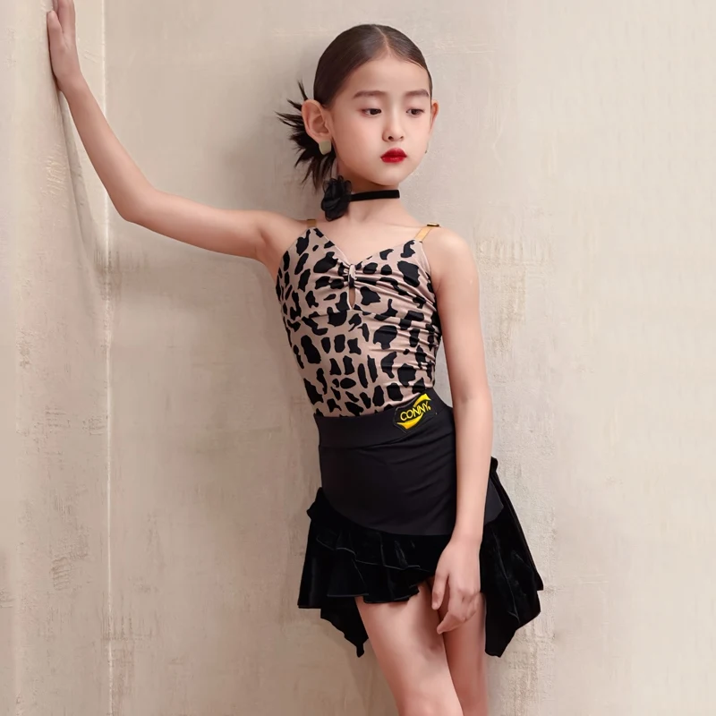 Latin Dress New 2025 Girl Latin Performance Dance Suit Leopard Print Dance Leotard Black Skirts Rumba Cha Cha Stage Wear AMY1610
Latin Dress New 2025 Girl Latin Performance Dance Suit Leopard Print Dance Leotard Black Skirts Rumba Cha Cha Stage Wear AMY1610