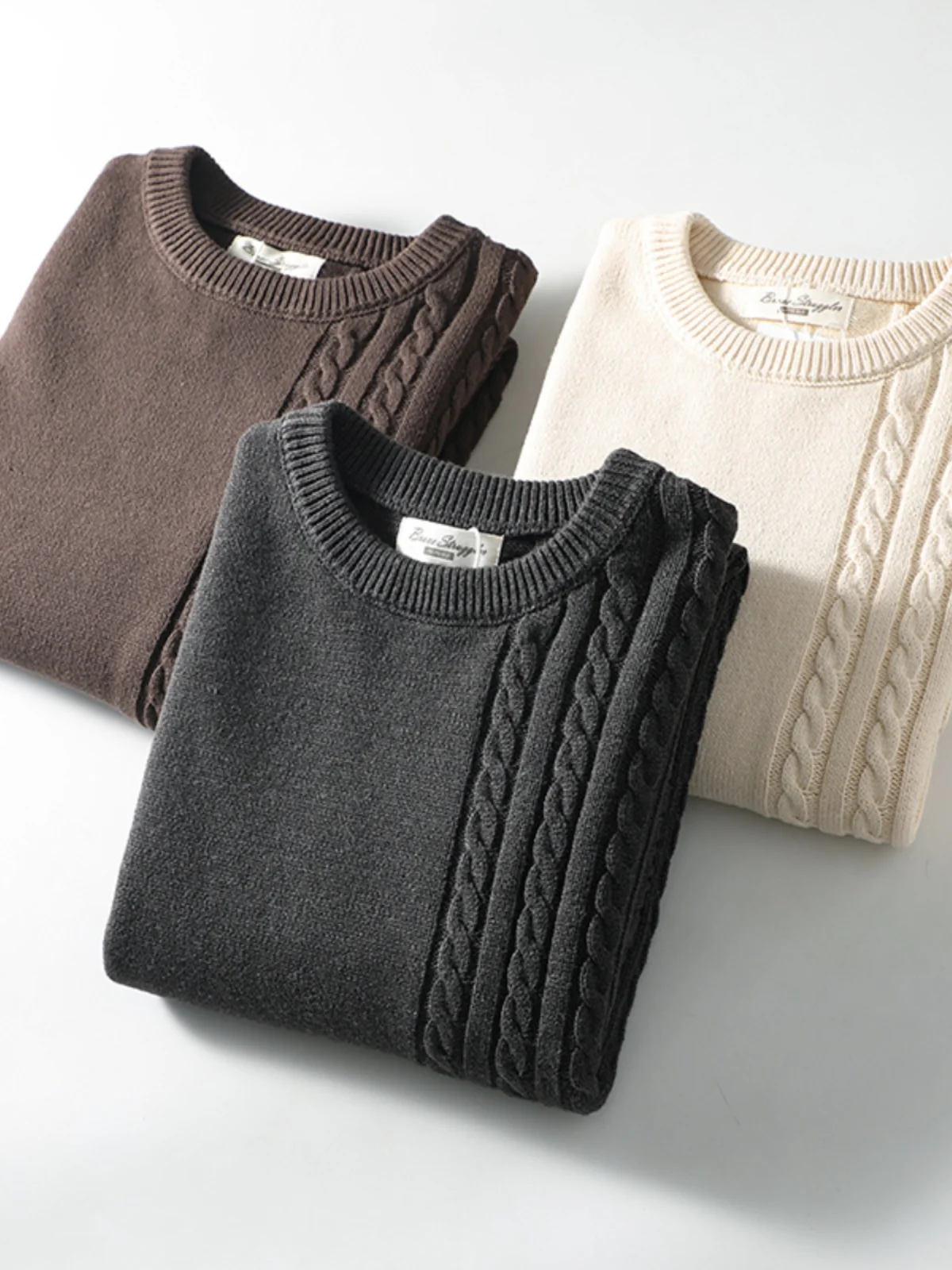 Ретро-свитер вязаный, мягкий и приятный к телу, с круглым вырезом, мужской, однотонный, осенне-зимний, модный, с длинными рукавами, молодежный.
Ретро-свитер вязаный, мягкий и приятный к телу, с круглым вырезом, мужской, однотонный, осенне-зимний, модный, с длинными рукавами, молодежный.