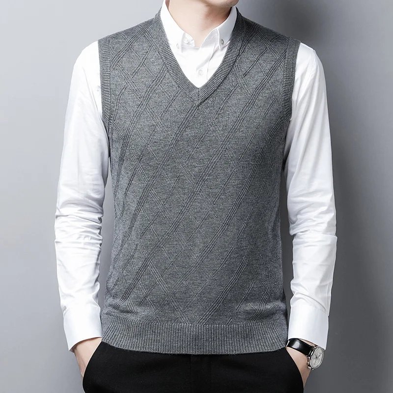 TFETTERS Sweater Vest Men Fashion Casual Argyle Solid Color Sleeveless Clothes Autumn Winter Short Knitted Slim Fit Sweater Men
TFETTERS Sweater Vest Men Fashion Casual Argyle Solid Color Sleeveless Clothes Autumn Winter Short Knitted Slim Fit Sweater Men