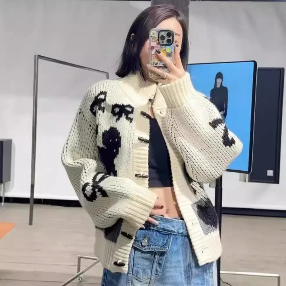 OPEN YY knitwear 2025 fashion retro kitten puppy lazy wind thickened loose retro knit sweater cardigan jacket
OPEN YY knitwear 2025 fashion retro kitten puppy lazy wind thickened loose retro knit sweater cardigan jacket