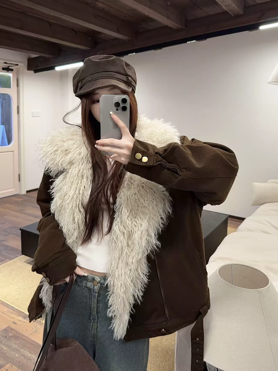 Джинсовое пальто для женщин, длинные меховые плюшевые женские зимние мешковатые куртки на кнопках, молодежные школьные куртки в студенческом стиле на шнурке, потертые новые
Джинсовое пальто для женщин, длинные меховые плюшевые женские зимние мешковатые куртки на кнопках, молодежные школьные куртки в студенческом стиле на шнурке, потертые новые