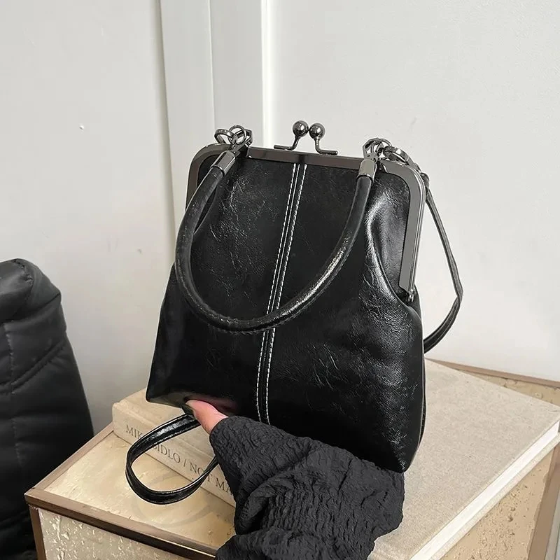 Classic Vintage Leather Bag Lock Bags Women's Handbags Bag Fashion Women Shoulder Crossbody Bag
Classic Vintage Leather Bag Lock Bags Women's Handbags Bag Fashion Women Shoulder Crossbody Bag