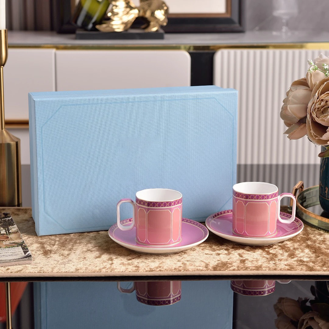 Легкая роскошная винтажная керамическая кофейная чашка серии «Лебедь» и блюдце, кружка для чая для пары, бытовая посуда для послеобеденного чая, подарочная коробка
Легкая роскошная винтажная керамическая кофейная чашка серии «Лебедь» и блюдце, кружка для чая для пары, бытовая посуда для послеобеденного чая, подарочная коробка 