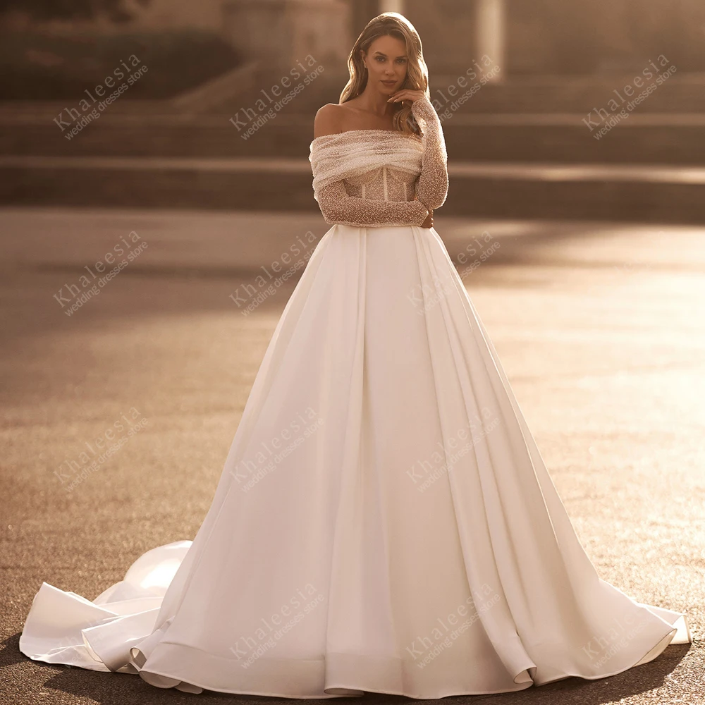 Classic Wedding Dresses A Line Tulle Tiered Bridal Gowns Lace Appliques Off The Shoulder Graceful Vestidos De Novia Customized
Classic Wedding Dresses A Line Tulle Tiered Bridal Gowns Lace Appliques Off The Shoulder Graceful Vestidos De Novia Customized