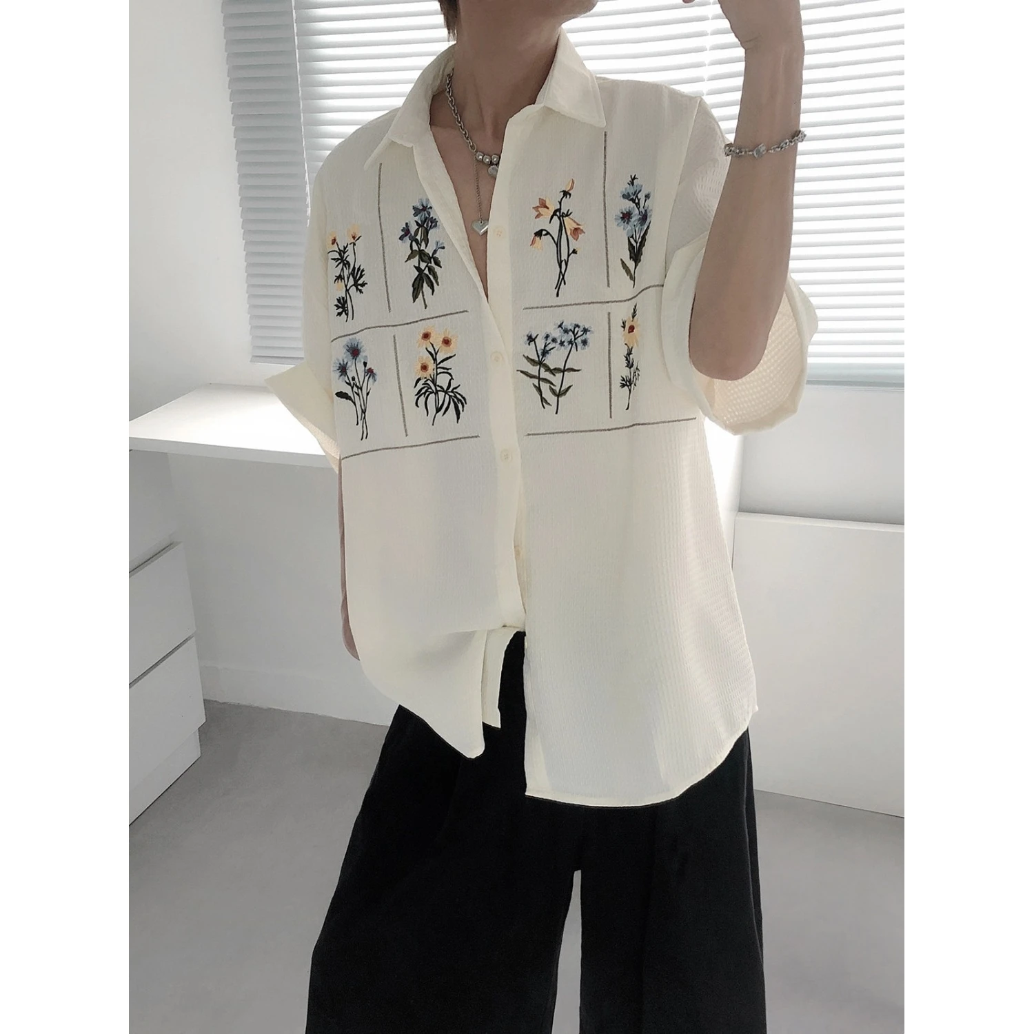 Men's Casual Long Sve Embroidered irt Loose Fit Comfortable Breathable Daily Wear Polyester Fiber round Ne Open Cardigan
Men's Casual Long Sve Embroidered irt Loose Fit Comfortable Breathable Daily Wear Polyester Fiber round Ne Open Cardigan