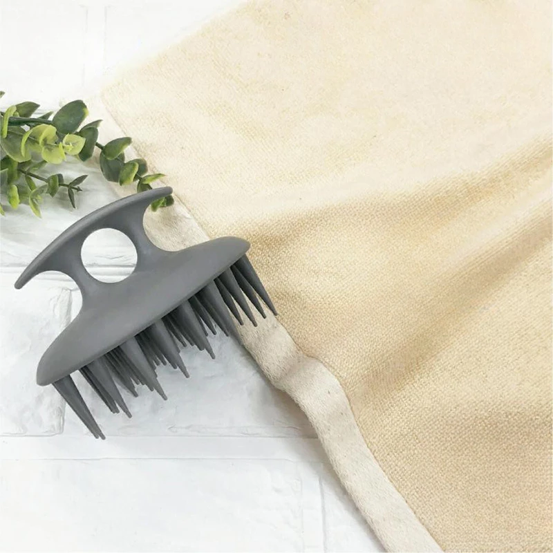 Portable Massage Comb for Household Bathroom, Small Silicone Soft Head, Antibacterial, High-end Bath Comb, Modern Simplicity
Portable Massage Comb for Household Bathroom, Small Silicone Soft Head, Antibacterial, High-end Bath Comb, Modern Simplicity