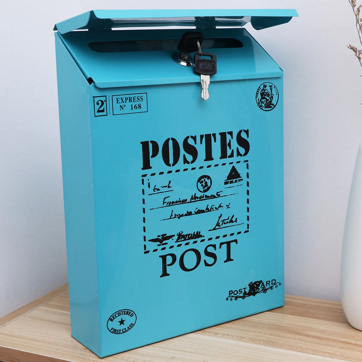 Wall Mounted Blue Iron Post Box Vintage Locking Mailbox Letter Printing Unique Old Style Post Box Decorative Home Ornament
Wall Mounted Blue Iron Post Box Vintage Locking Mailbox Letter Printing Unique Old Style Post Box Decorative Home Ornament