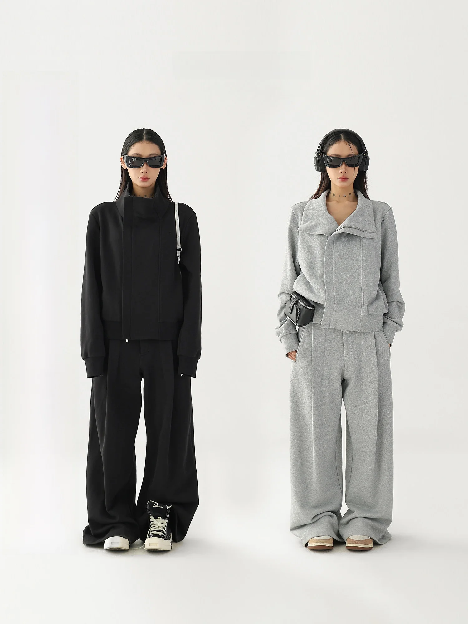 AceStudios Casual High Collar ort Sweatirt Jaet Women's Wide Leg Pants Set Design Sense Asymmetrical Zipper Spring Faion
AceStudios Casual High Collar ort Sweatirt Jaet Women's Wide Leg Pants Set Design Sense Asymmetrical Zipper Spring Faion