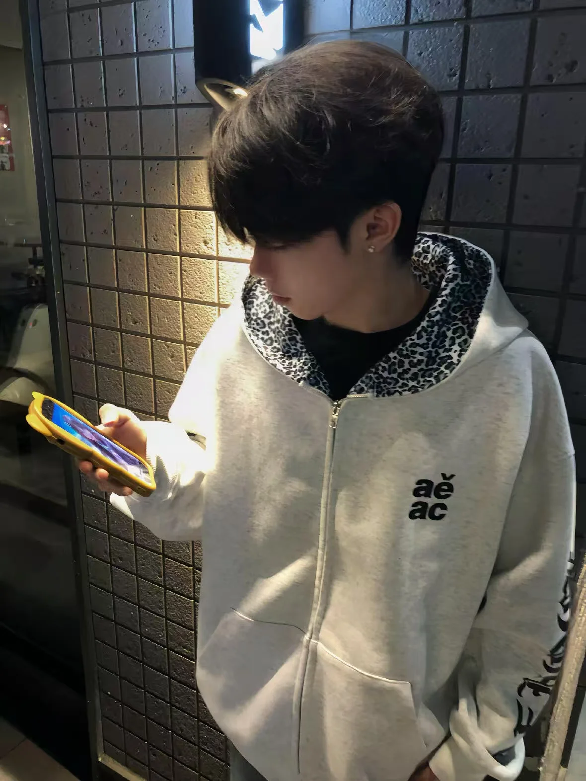 ay Толстовка с леопардовым принтом и вышивкой букв Jaet, мужская осенне-зимняя повседневная толстовка на подкладке Fce, американская мода
ay Толстовка с леопардовым принтом и вышивкой букв Jaet, мужская осенне-зимняя повседневная толстовка на подкладке Fce, американская мода