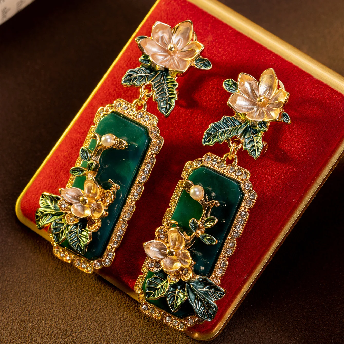 Vintage Ears Retro Aging Long Ears Chinese Heavy Industry Relief Assessed Personality Jewelry
Vintage Ears Retro Aging Long Ears Chinese Heavy Industry Relief Assessed Personality Jewelry