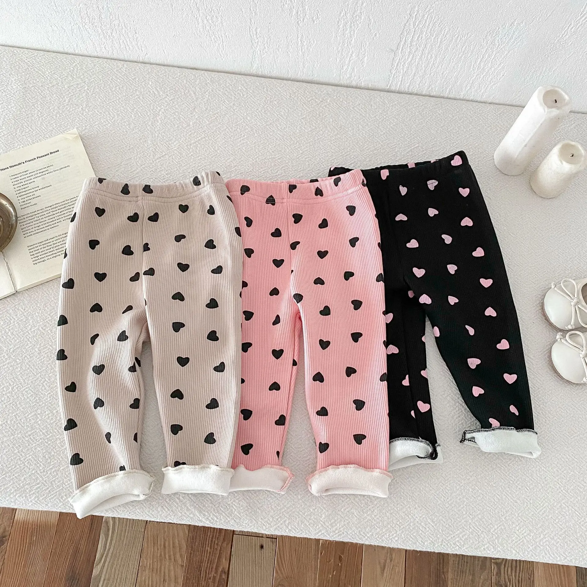 2025 Winter New Baby Girl Heart Print Leggings Plus Velvet Thick Children Heart Trousers Cotton Girl Warm Leggings Kids Clothes
2025 Winter New Baby Girl Heart Print Leggings Plus Velvet Thick Children Heart Trousers Cotton Girl Warm Leggings Kids Clothes