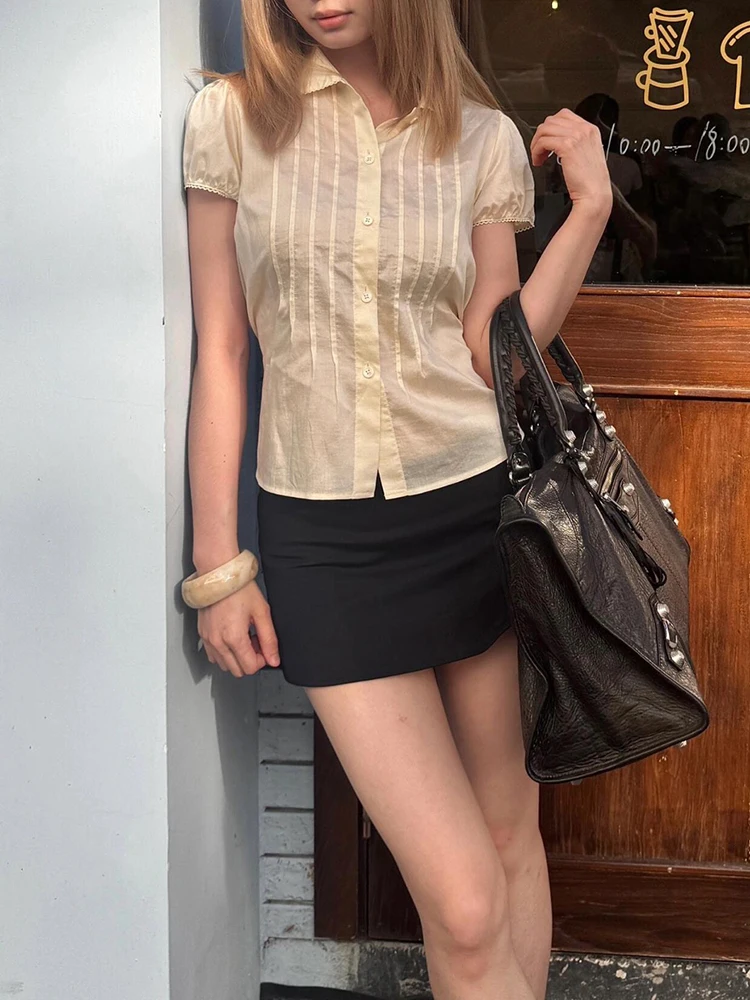 Peter collar lace tie short-sleeved shirt temperament elegant slightly transparent women's tops 2025 summer new
Peter collar lace tie short-sleeved shirt temperament elegant slightly transparent women's tops 2025 summer new