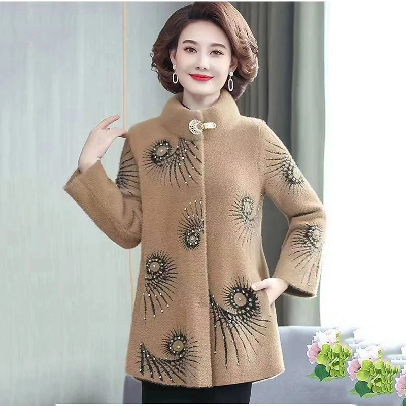 Women Autumn Winter Thick Jackets 2023 New Middle Aged Elderly Women's Mink Velvet Coat Soft Cashmere Cardigan Outerwear 4XL
Women Autumn Winter Thick Jackets 2023 New Middle Aged Elderly Women's Mink Velvet Coat Soft Cashmere Cardigan Outerwear 4XL