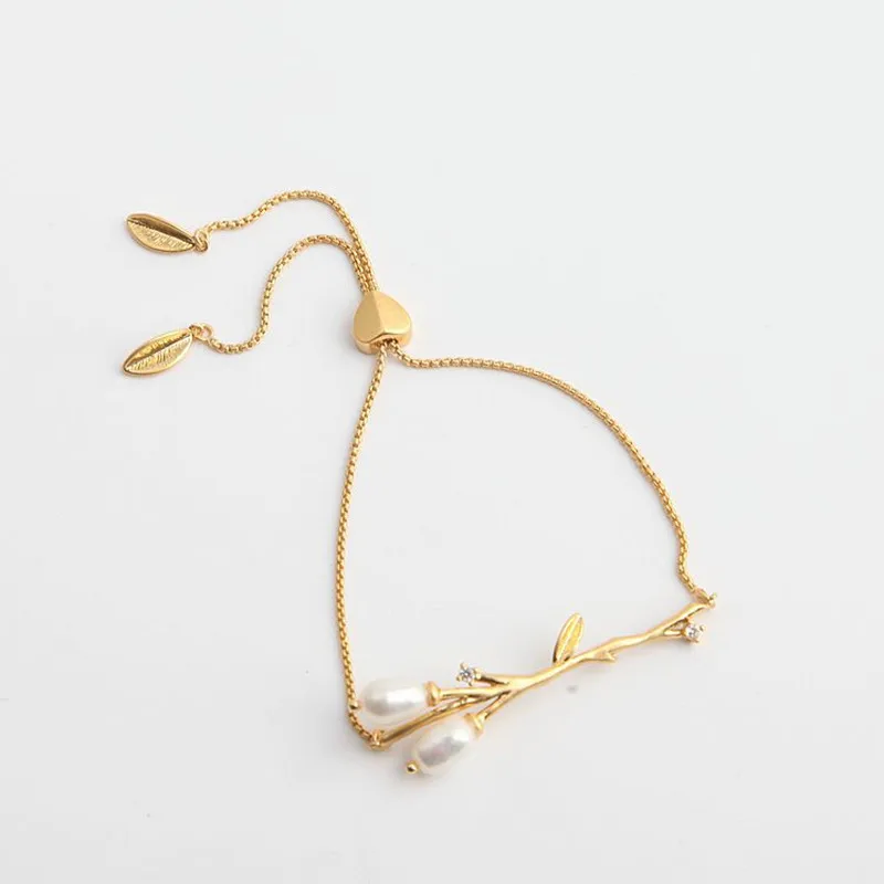 European and American daily accessories K series gold leaf modelling freshwater pearl adjustable bracelet
European and American daily accessories K series gold leaf modelling freshwater pearl adjustable bracelet