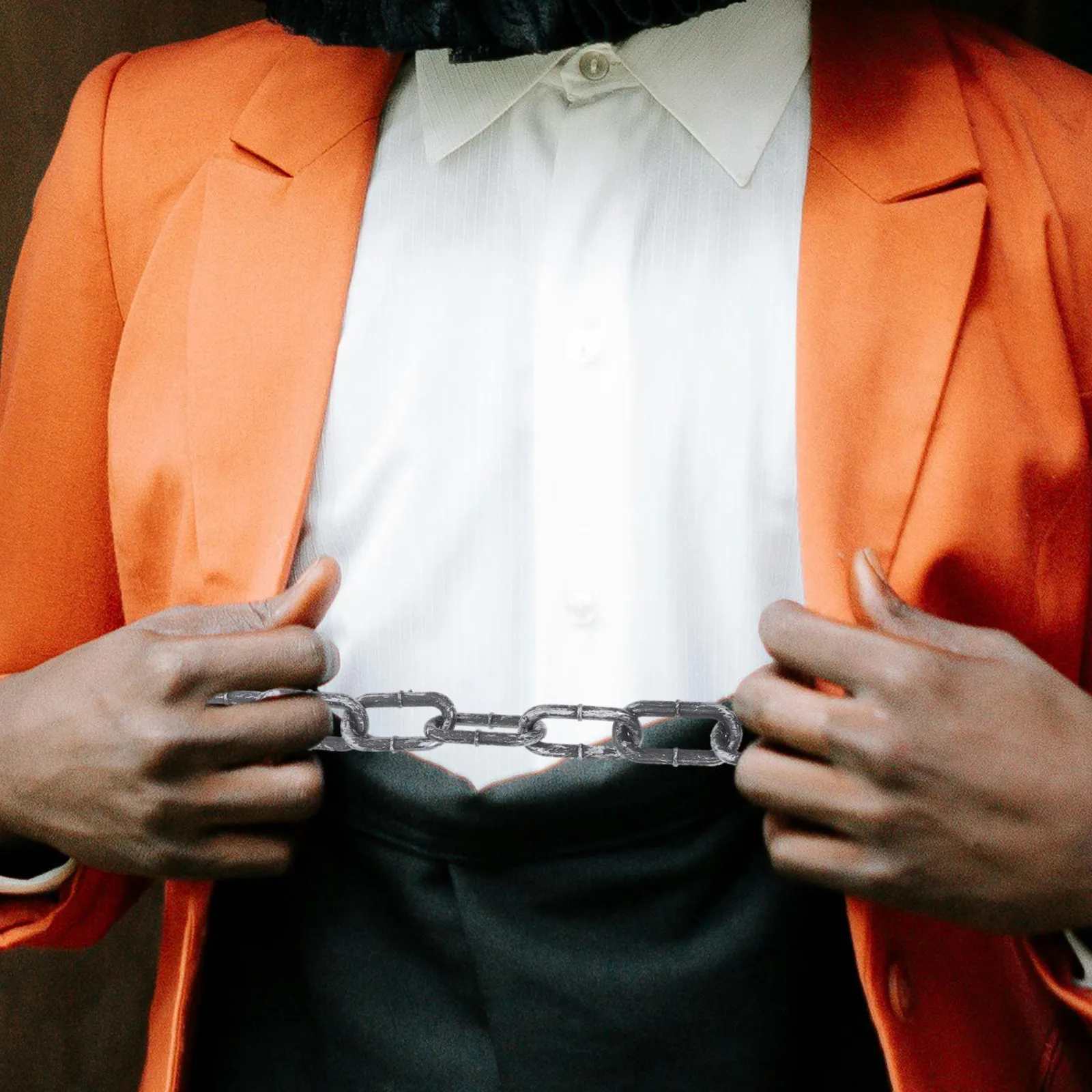 Пластиковая цепочка-реквизит для Хэллоуина, реалистичный дизайн, легко носить, создает жуткую атмосферу, аксессуар для косплея, декор для вечеринки
Пластиковая цепочка-реквизит для Хэллоуина, реалистичный дизайн, легко носить, создает жуткую атмосферу, аксессуар для косплея, декор для вечеринки