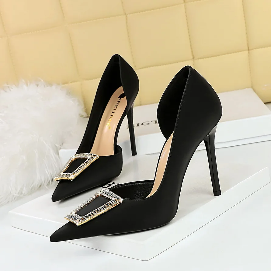 BIGTREE Women Pumps Metal Rhinestone Lady Heels Luxury Party Shoes Elegant Women's High Heels Stilettos Female Wedding Shoes
BIGTREE Women Pumps Metal Rhinestone Lady Heels Luxury Party Shoes Elegant Women's High Heels Stilettos Female Wedding Shoes