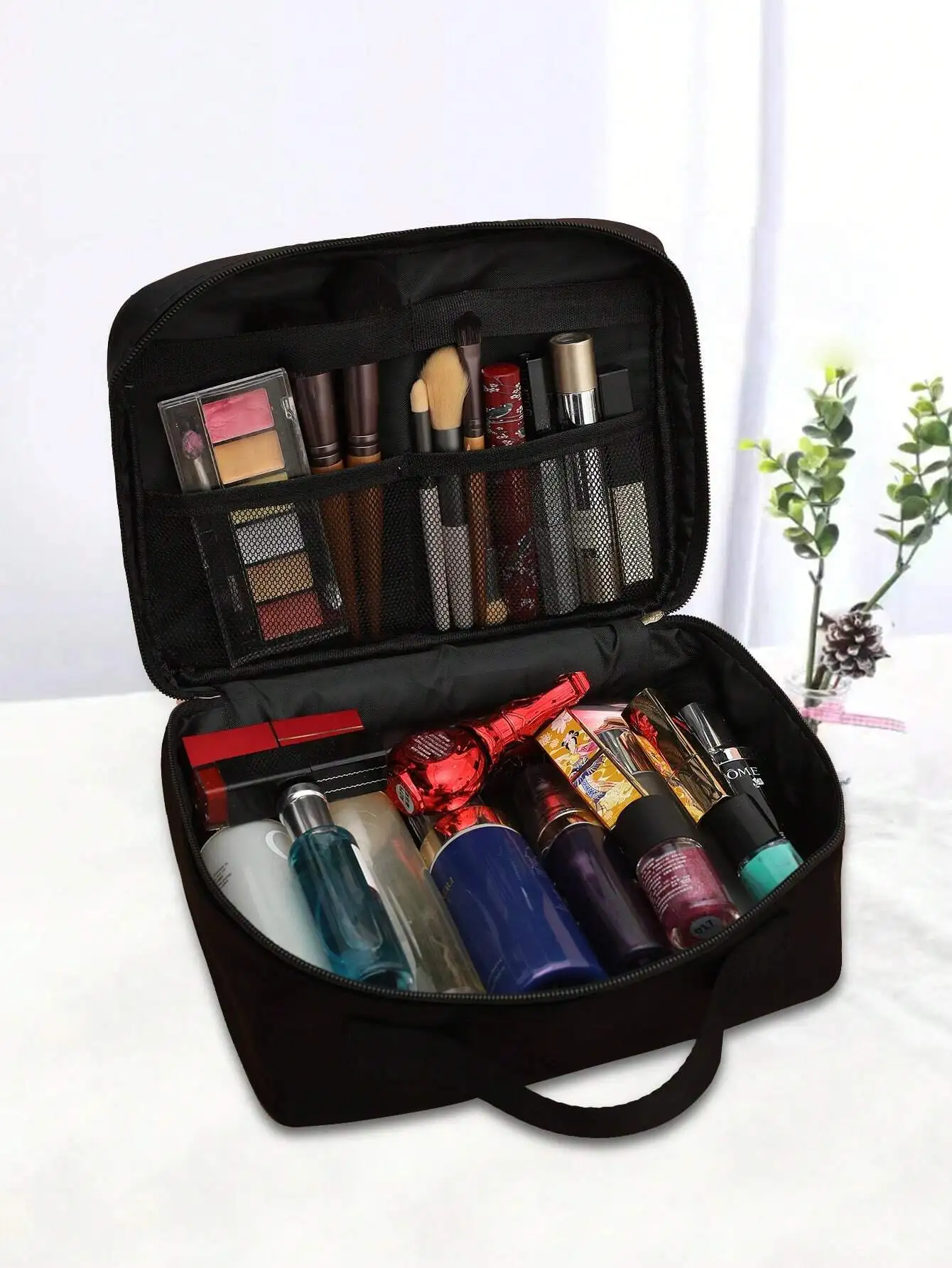 Solid Square Makeup Bag
Solid Square Makeup Bag
